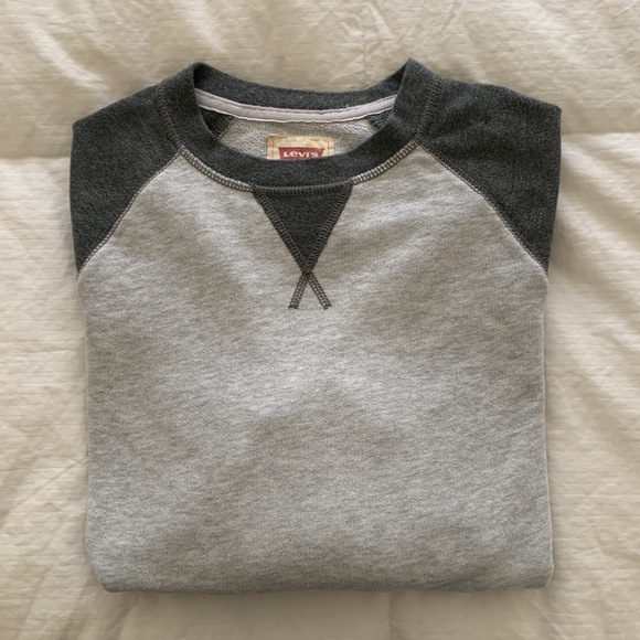 Levis sweatshirt - Picture 2 of 3